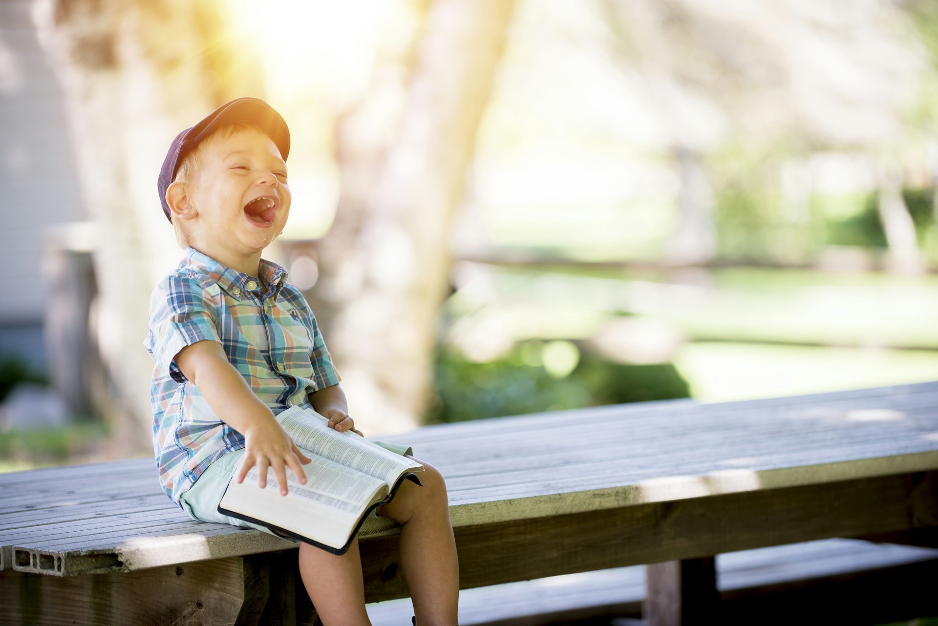 Kita Mitbachaue - Kinder spielen in der Natur